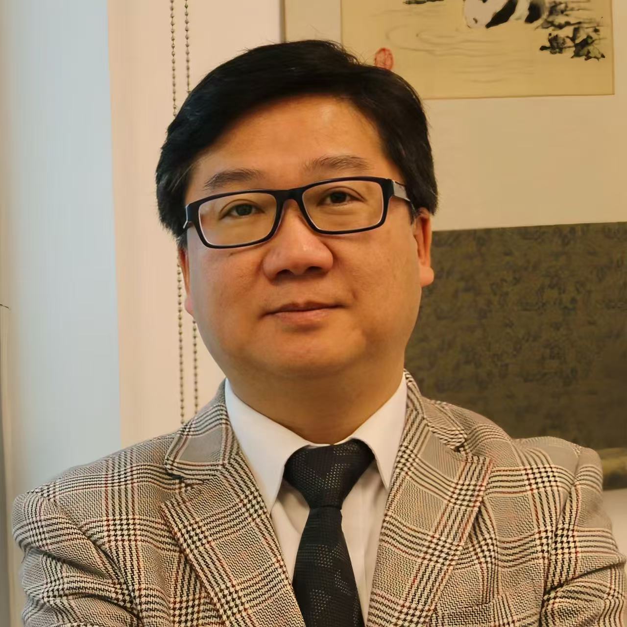Professor Wenwei Tu